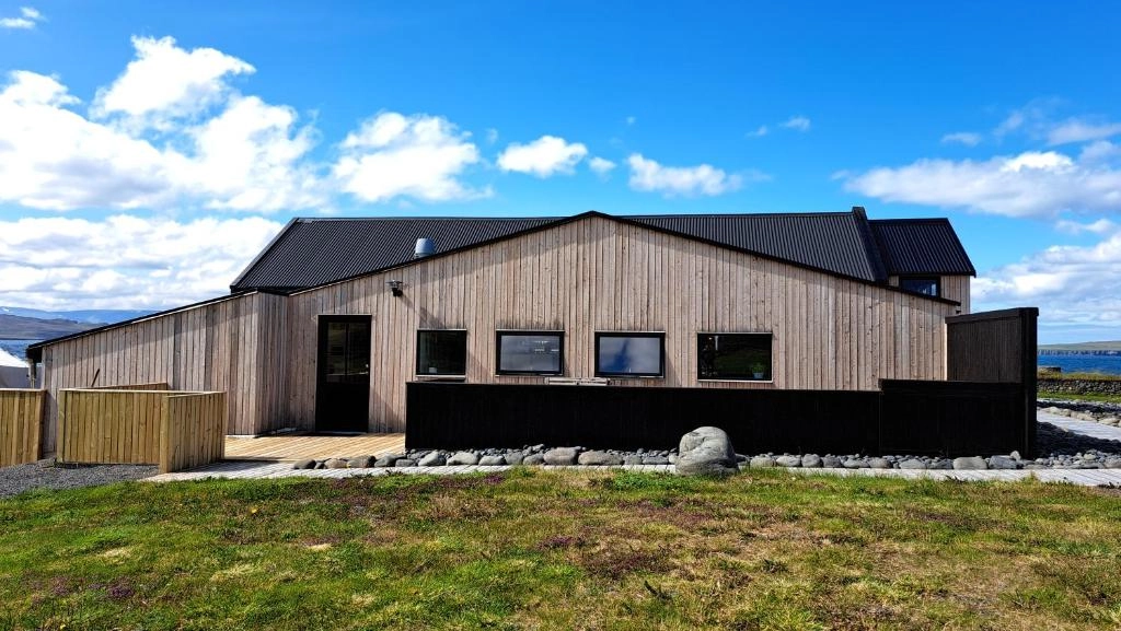 Lónkot guesthouse on the Icelandic coast